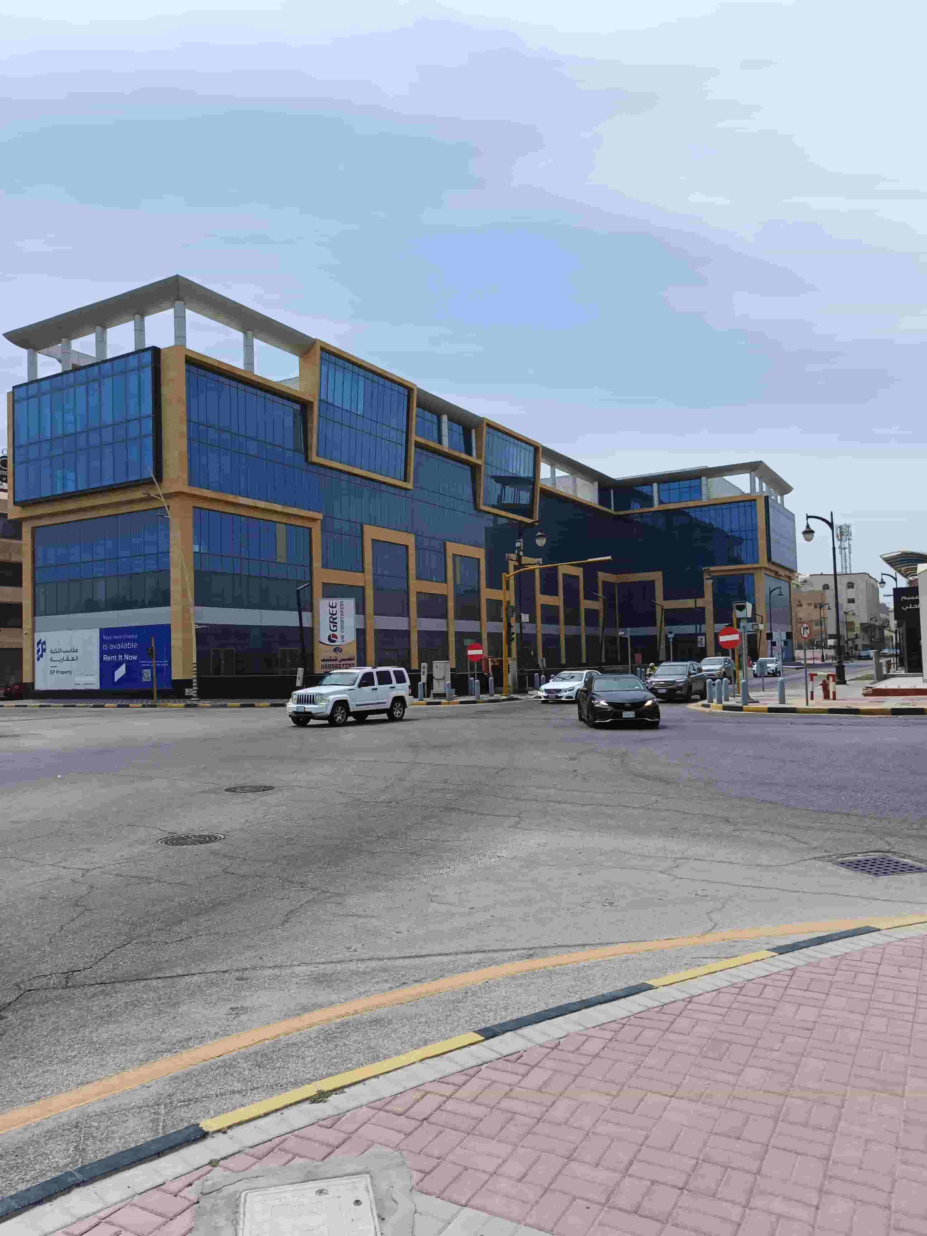 A new and complete shopping mall