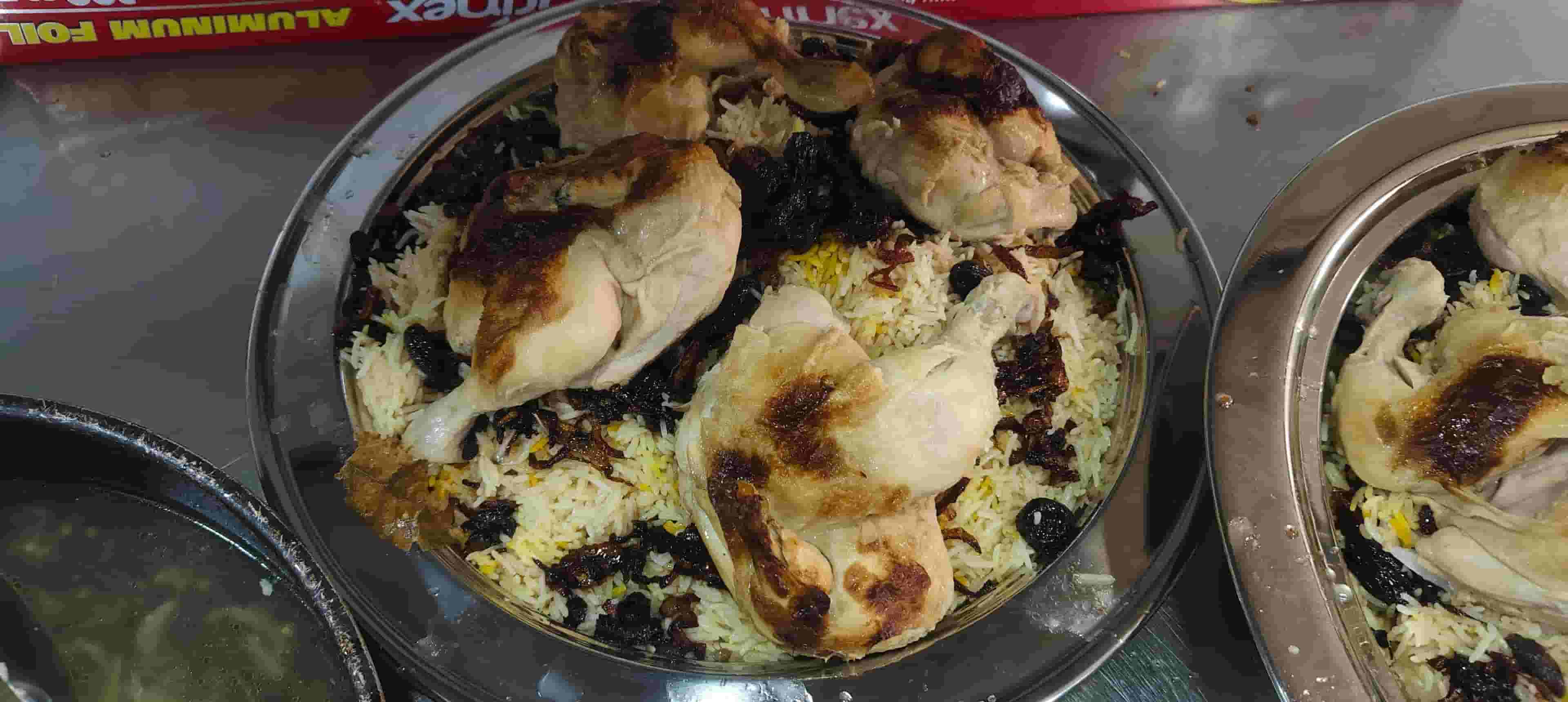 Western specialty chef. Bayut palaces 