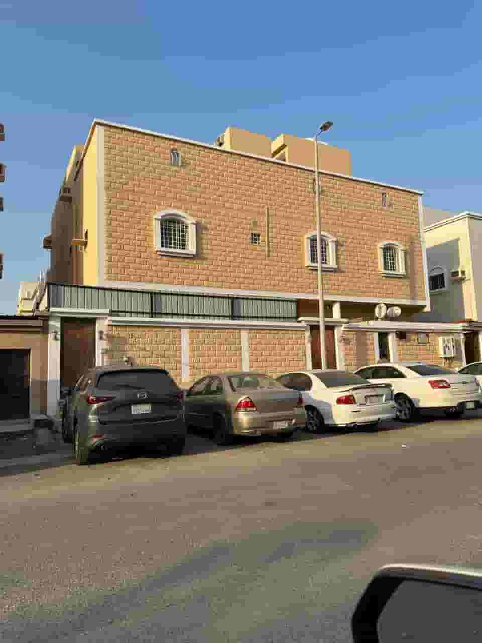 Residential building for sale, two floors in the annex in Jeddah, Al-Ajawad neighborhood