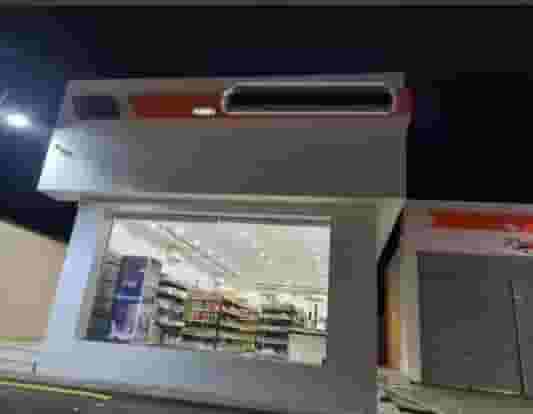 A grocery store for rent on King Abdul Aziz Road