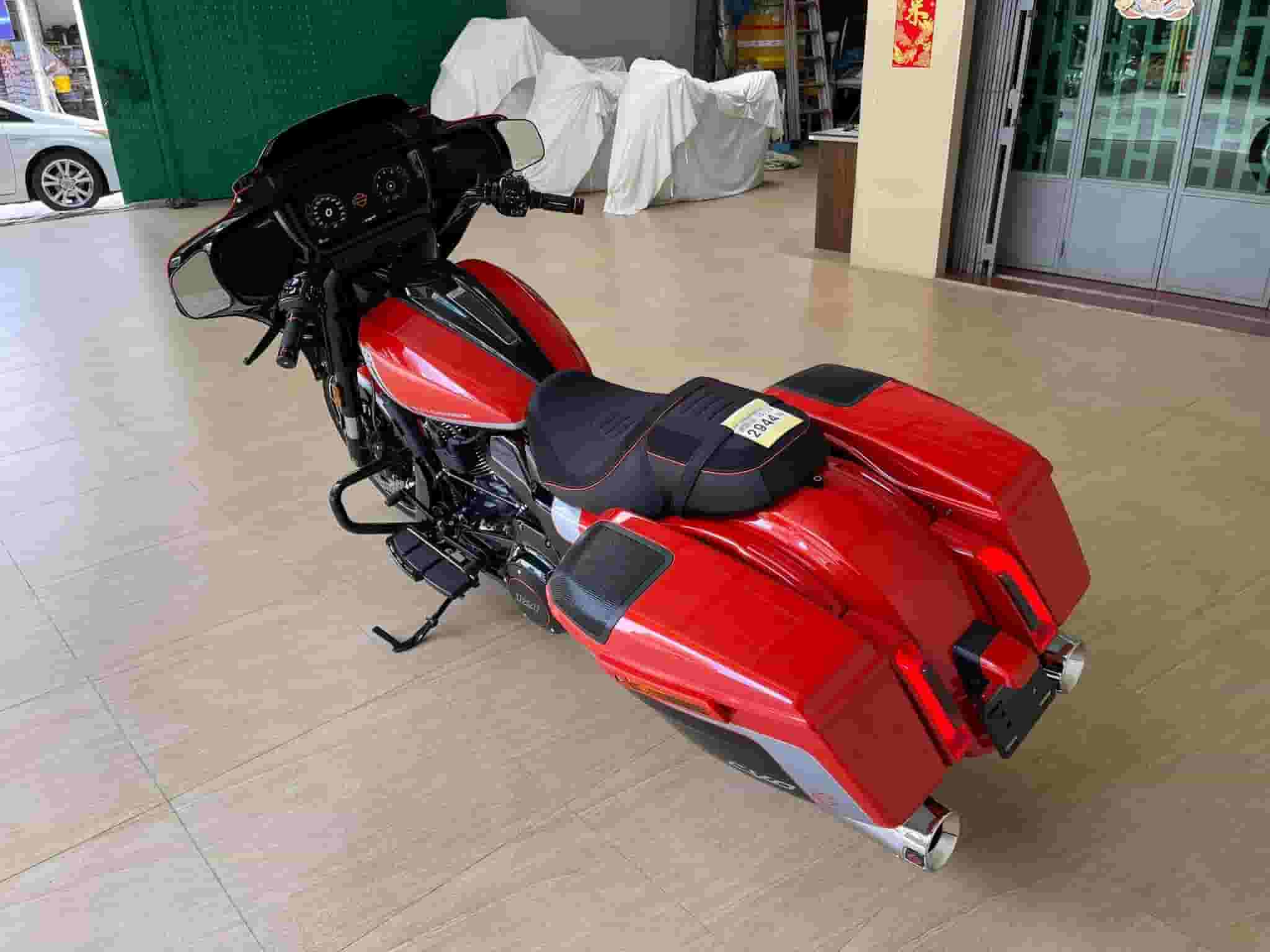  25 for Harley-Davidson CVO Street  