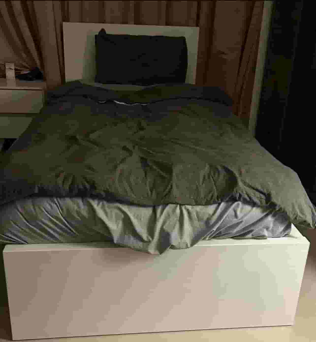 Ikea bed for 1 person