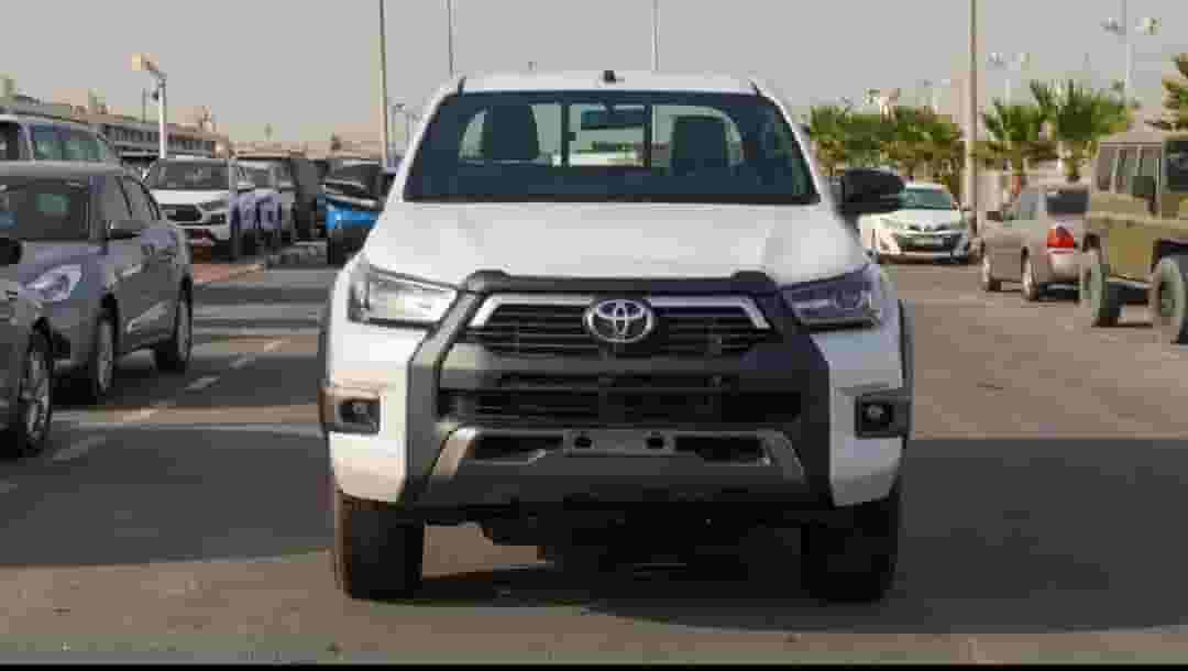 TOYOTA HILUX 2025 