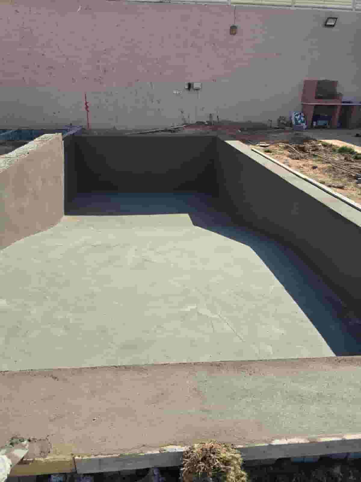 Over Flow swimming pool in Riyadh