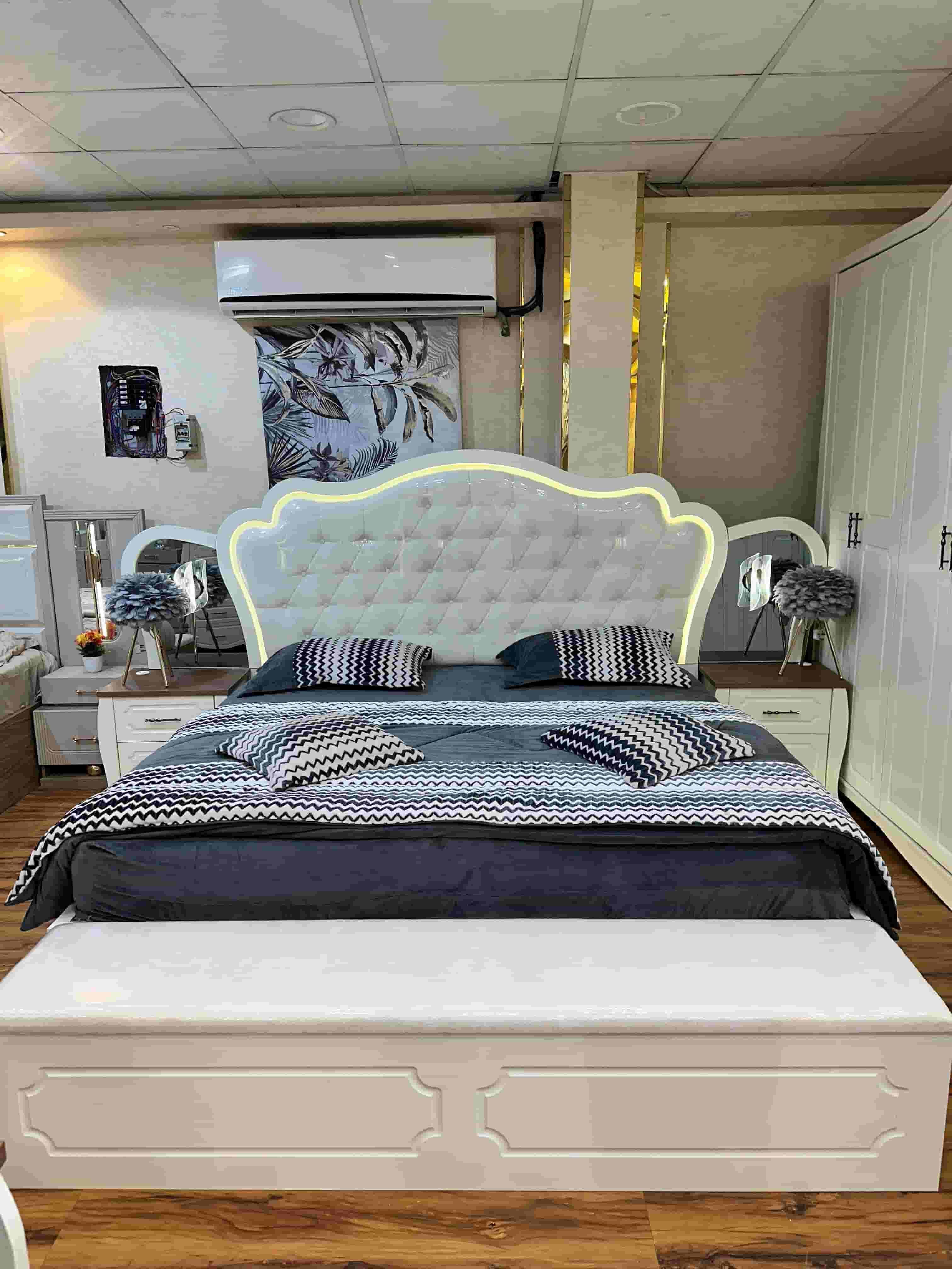 New classic bedroom design