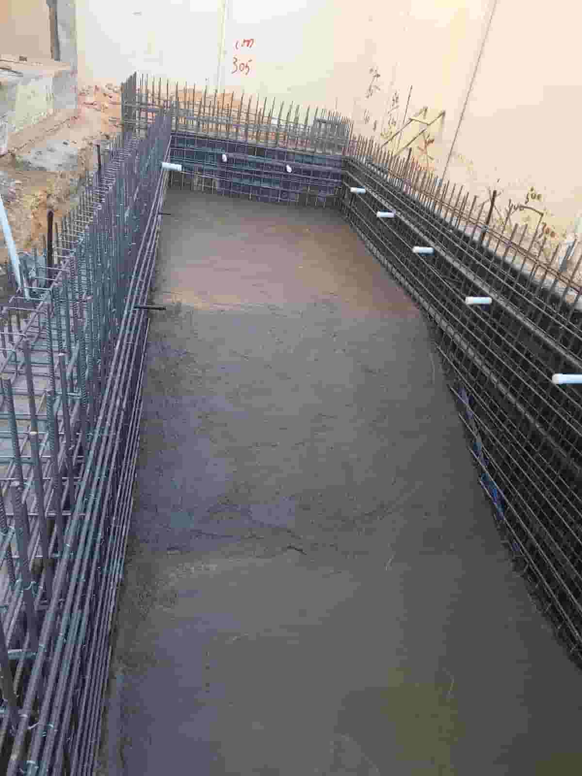 swimming pool cleaning robot