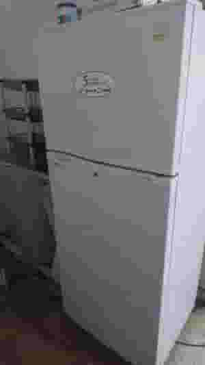 ثلاجة مستعملة للبيع 