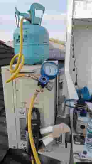 Air conditioner technician, dismantling, installation, maintenance and washing