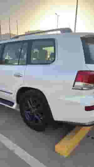 للبيع لكزس Lx 750 موديل 2011