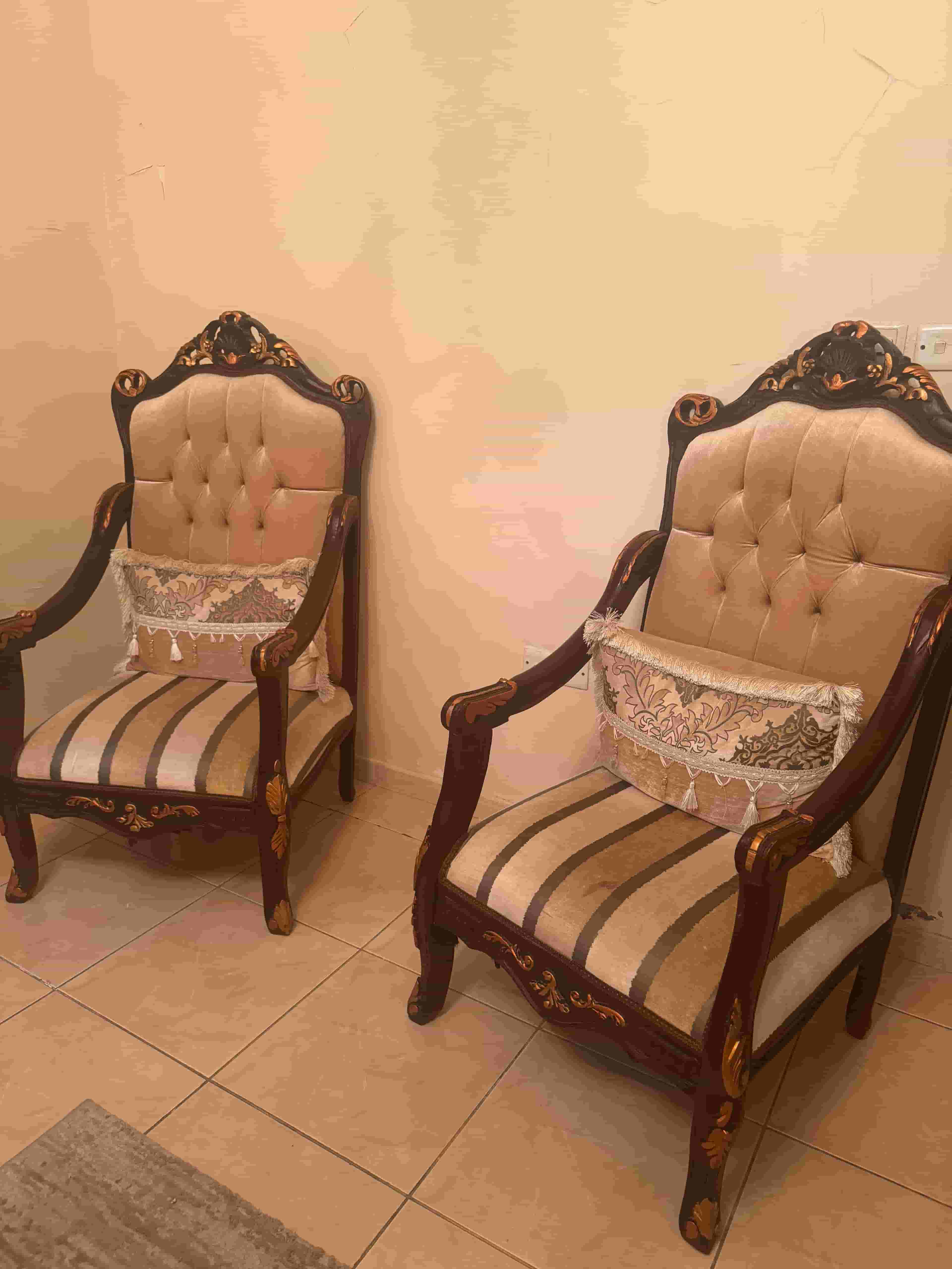 كنب مكون ٦ قطع