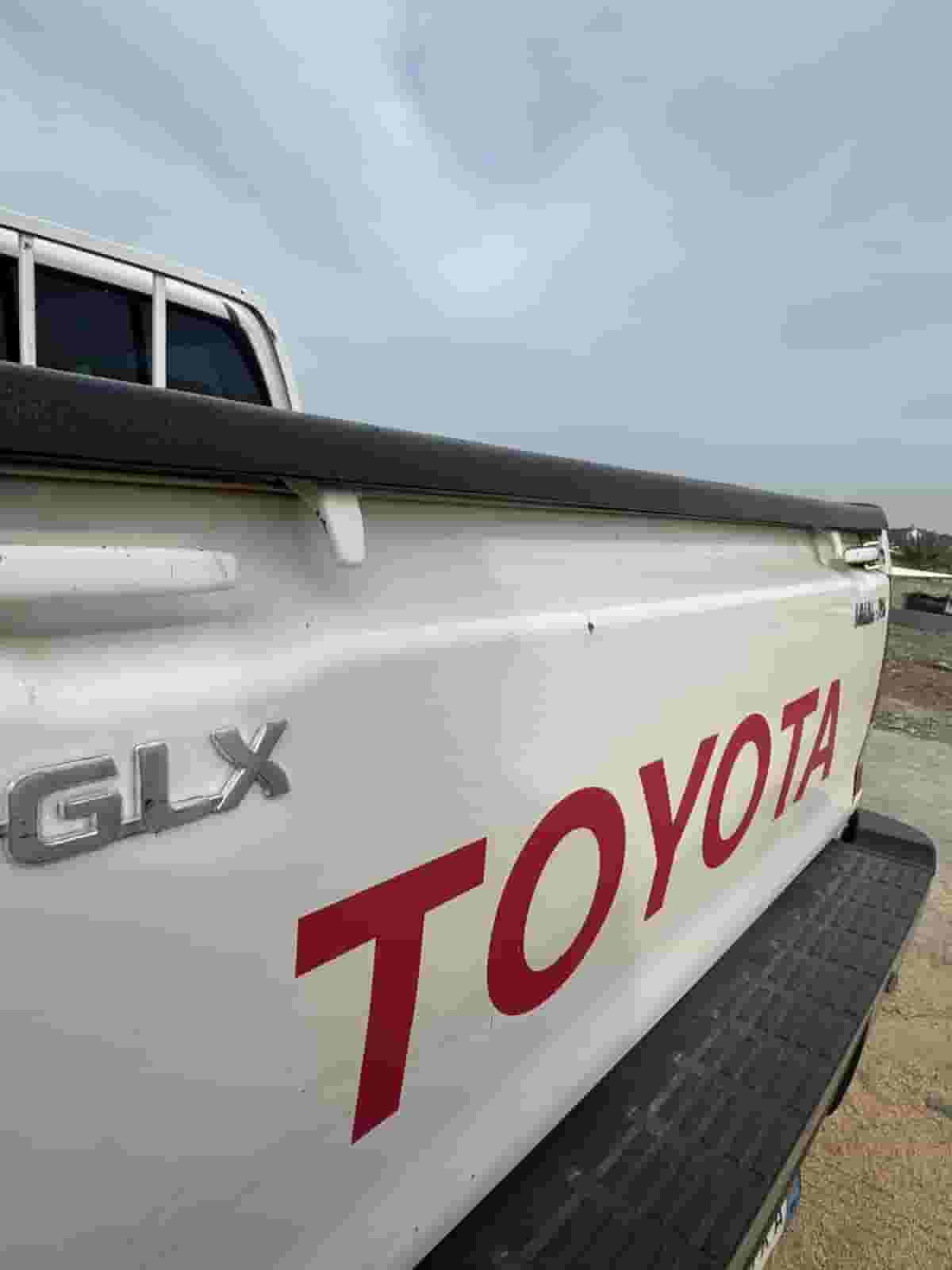 للبيع تويوتا هايلوكس 2010