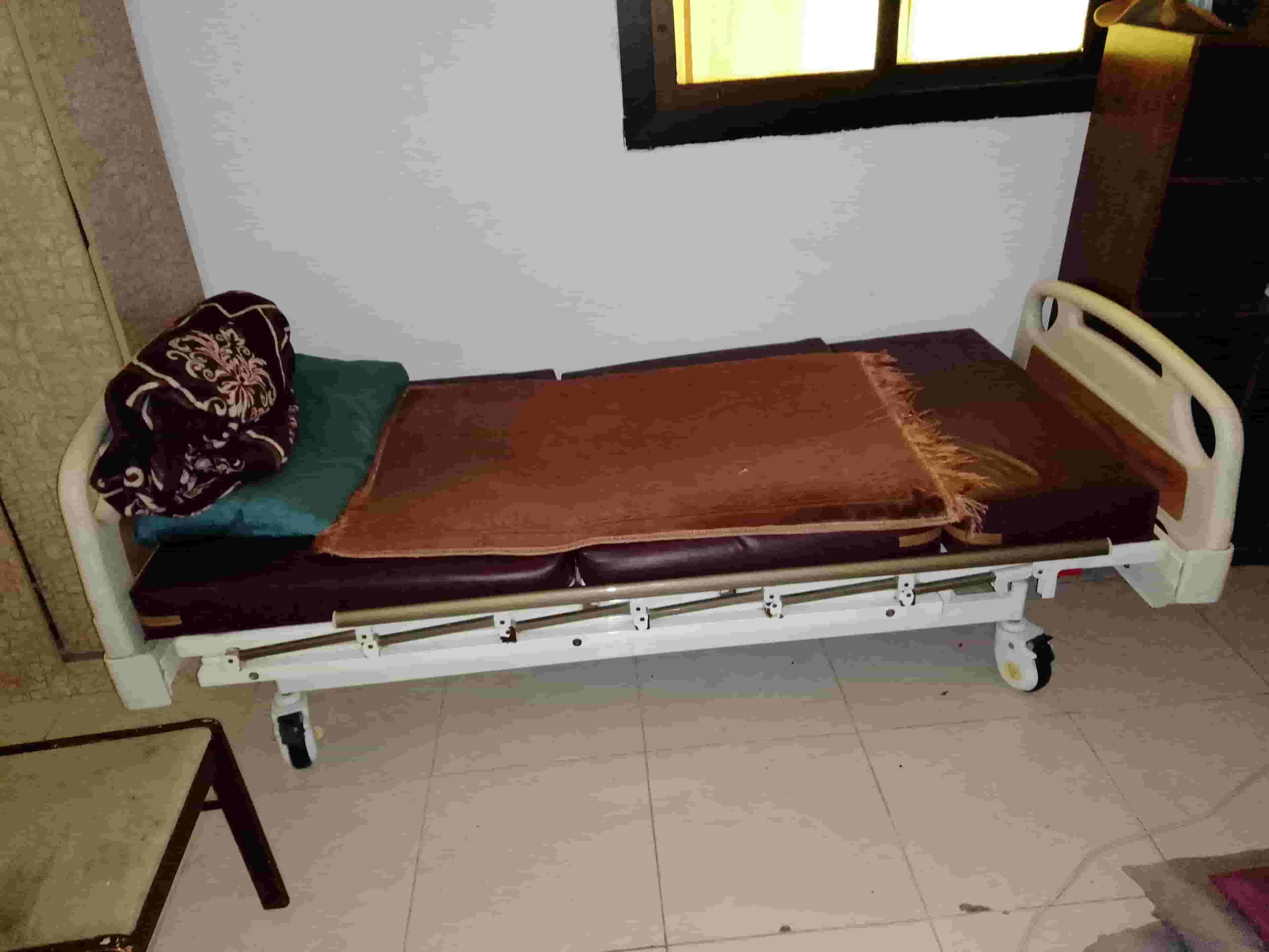 manual medical bed