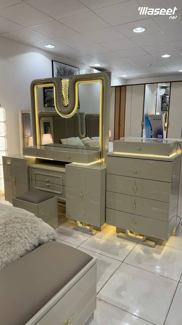 A modern and elegant bedroom