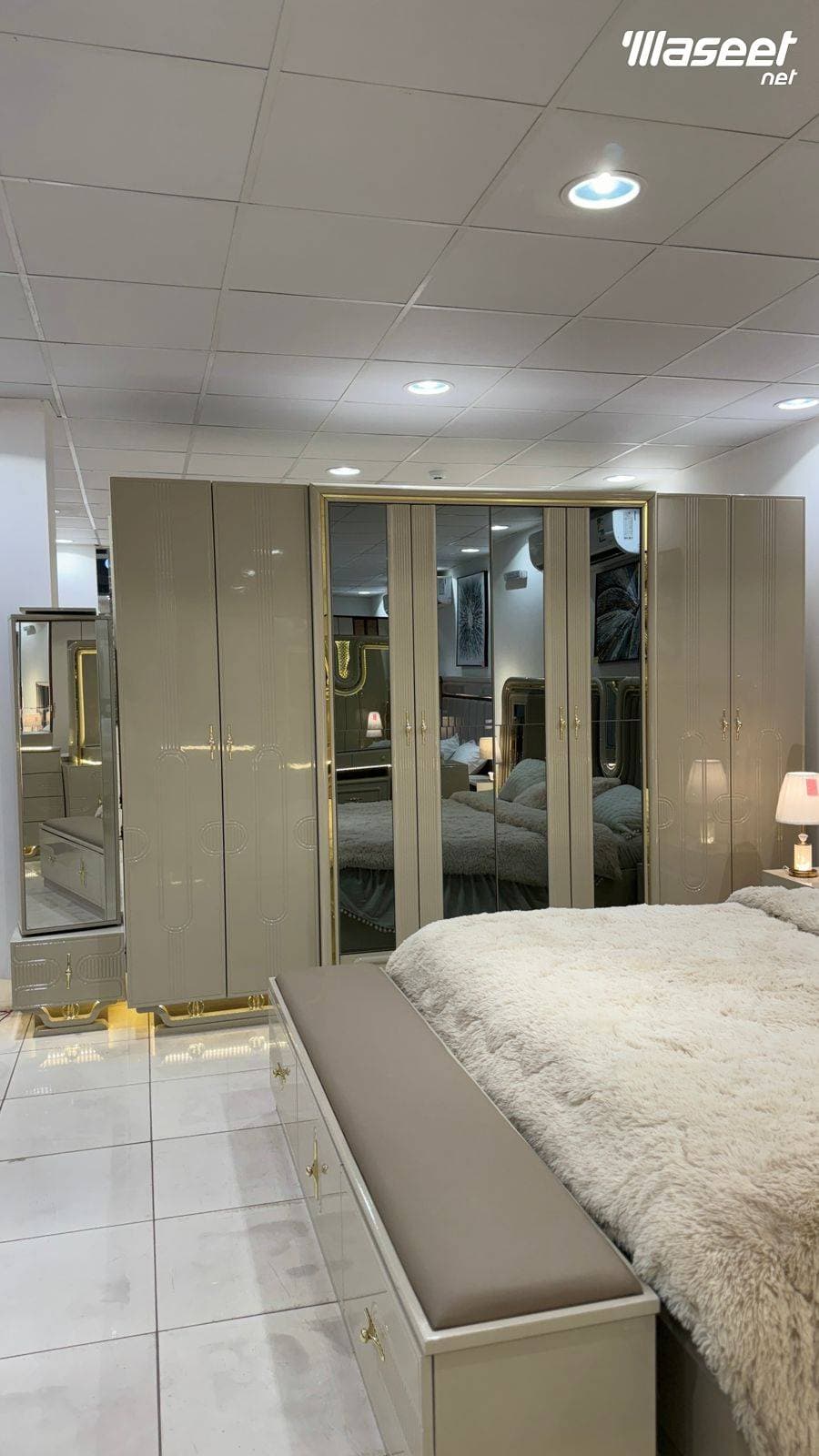 A modern and elegant bedroom 2