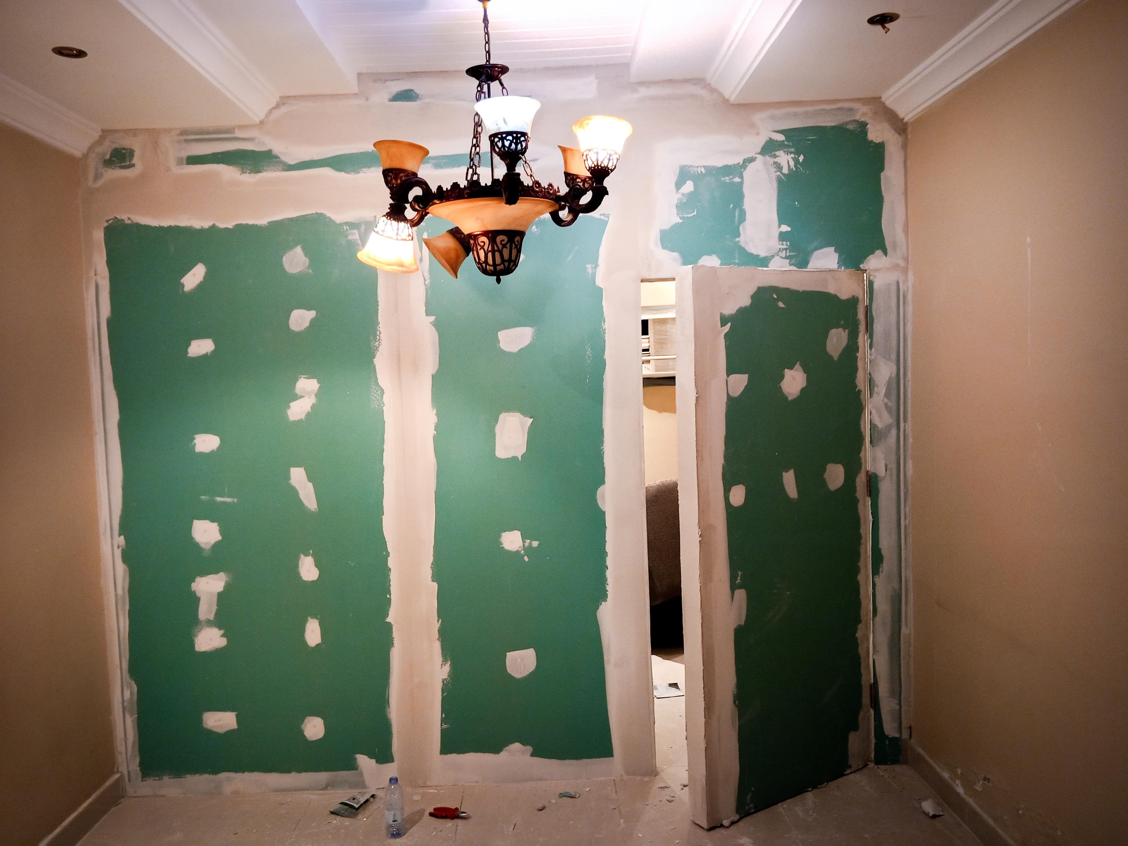 A gypsum board teacher in Jeddah is a gypsum board technician 0
