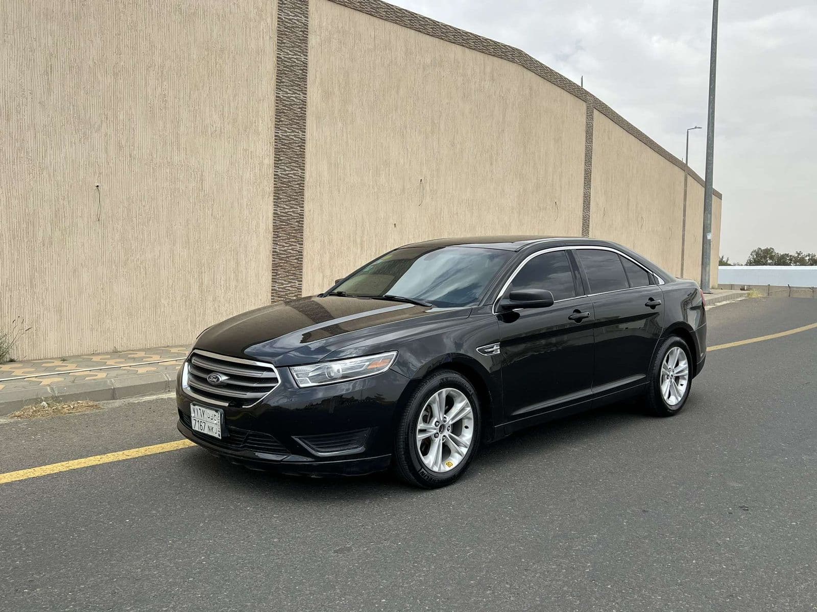 Ford Taurus 2015 for sale 9