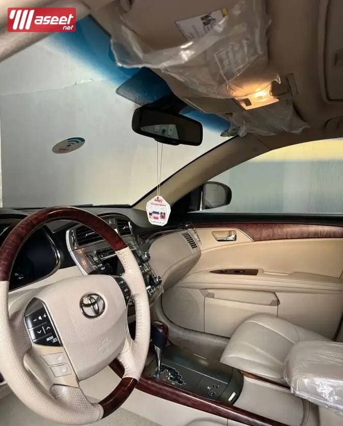 2012 Toyota Avalon 1