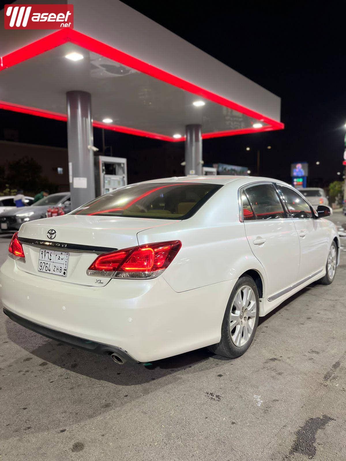 TOYOTA AVALON 2012 1
