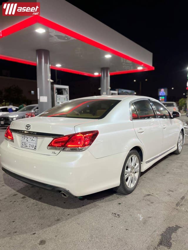 TOYOTA AVALON 2012