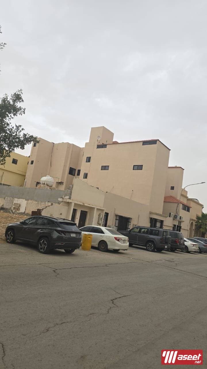 Residential building in Al-Zahraa Malaz neighborhood 5