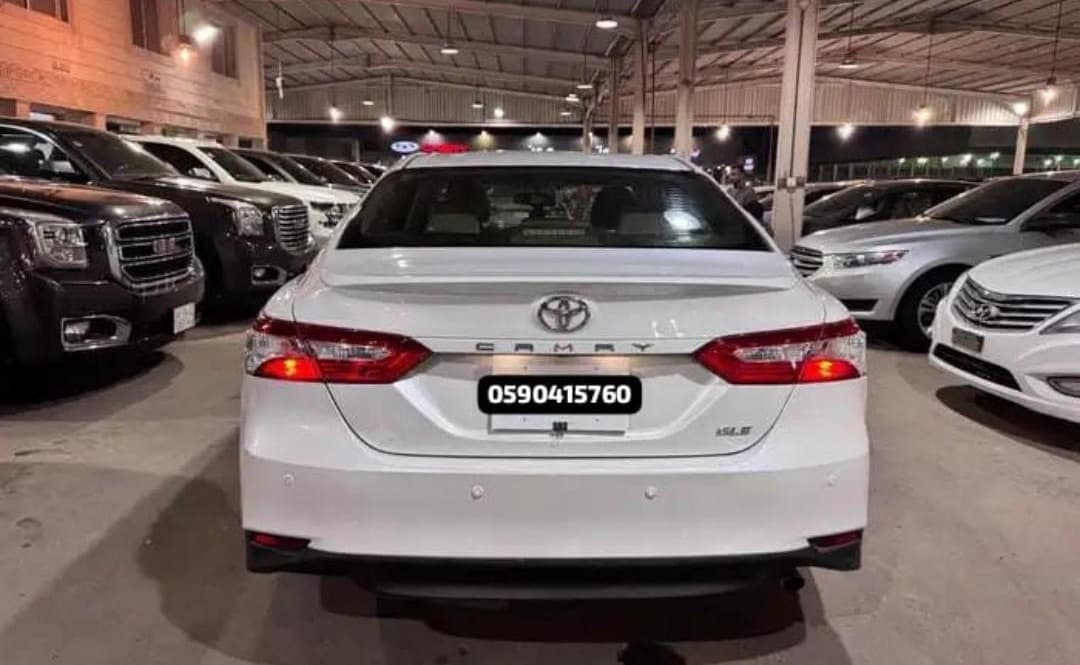 Toyota Camry 2018 4