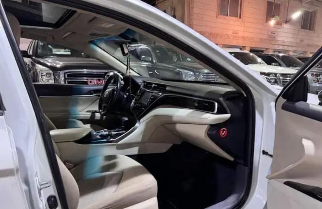 Toyota Camry 2018 8