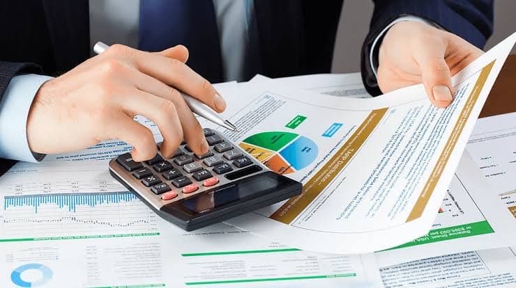 Contracting accountant looking for a job 0