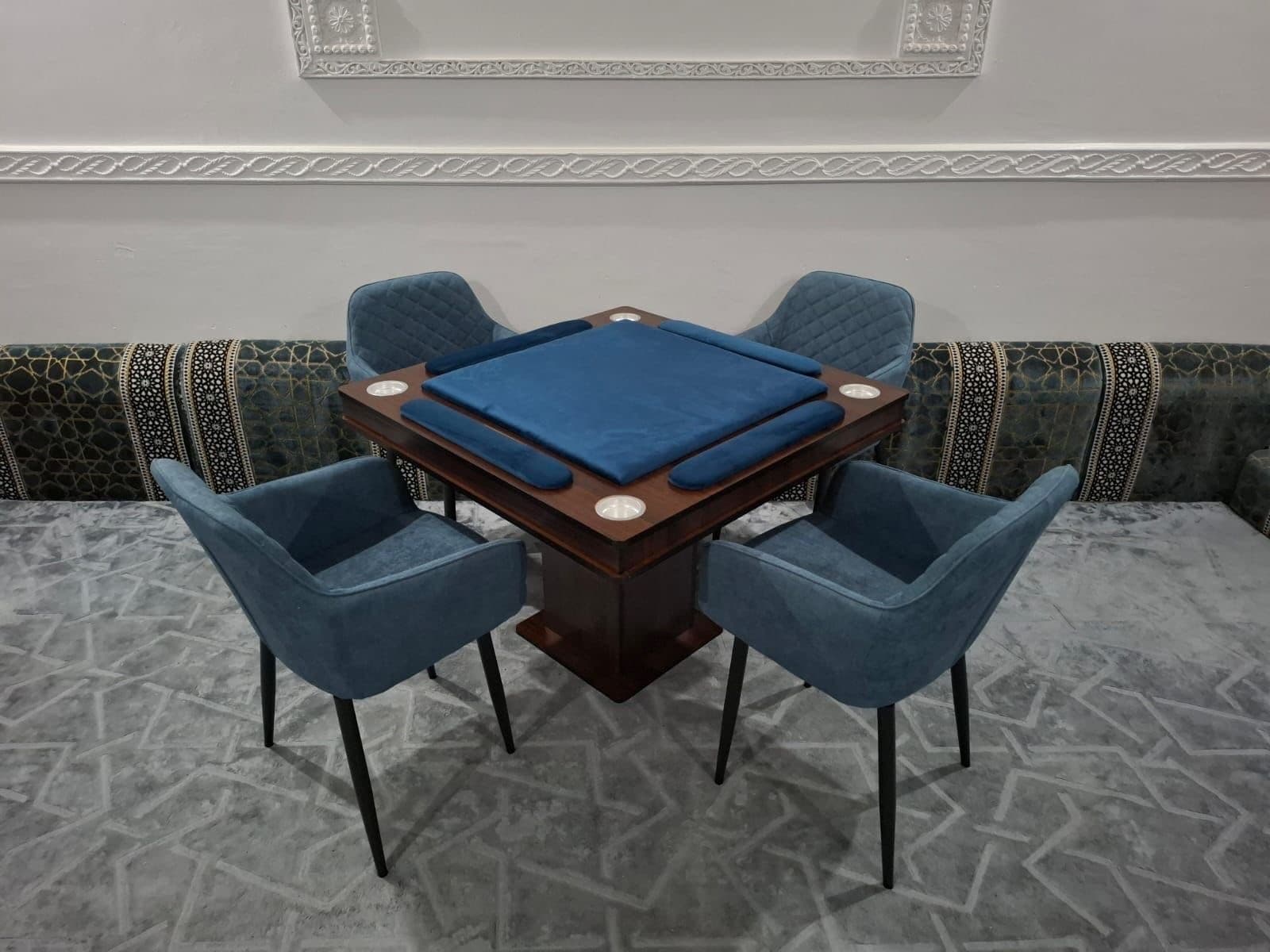 Custom Balut tables at a perfect price 0