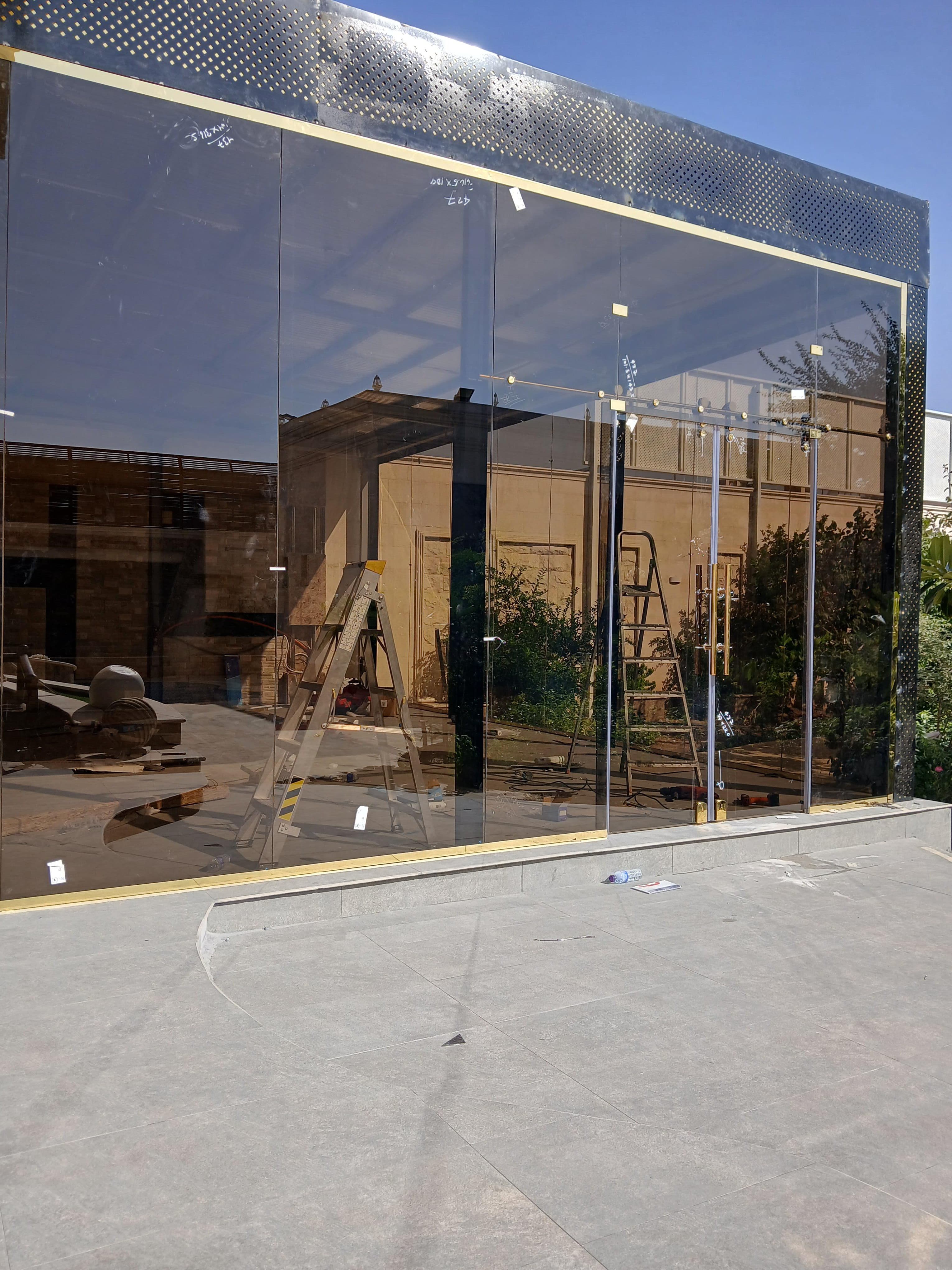 Securit glass technician 0