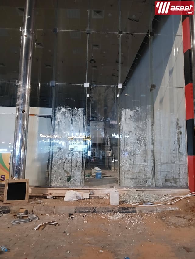 Securit glass technician