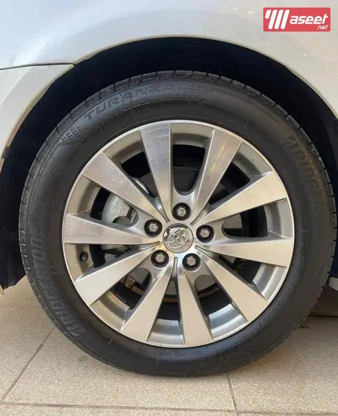 TOYOTA AVALON MODEL 2012 3