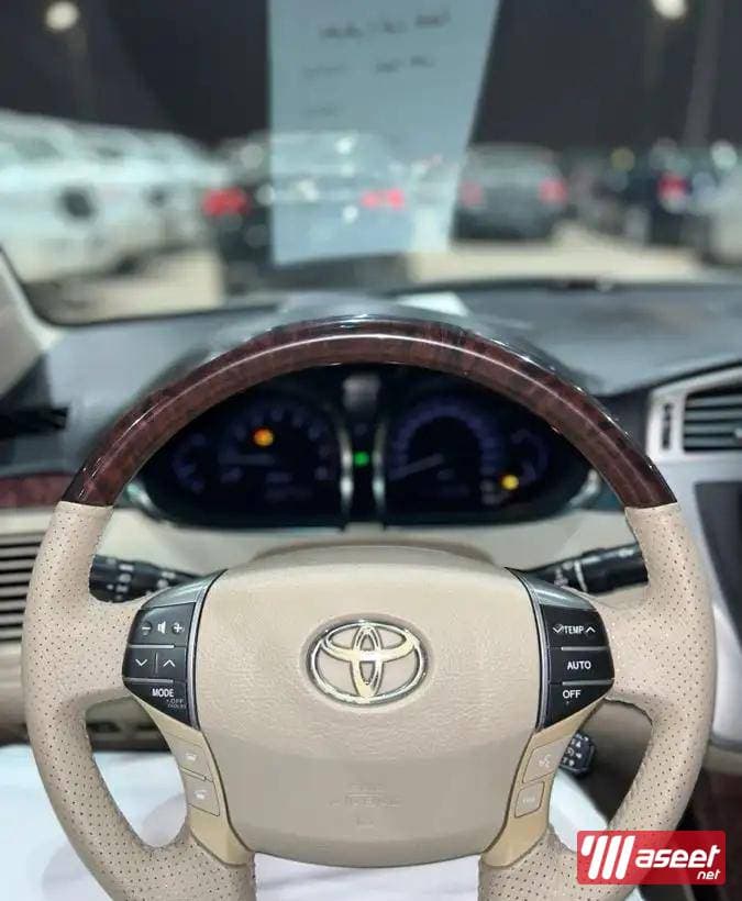 TOYOTA AVALON MODEL 2012 4