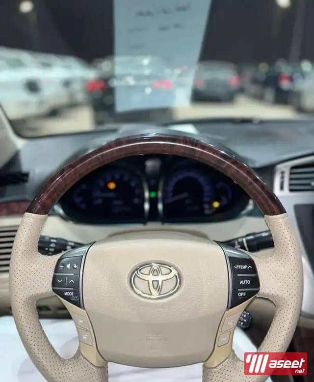 TOYOTA AVALON MODEL 2012