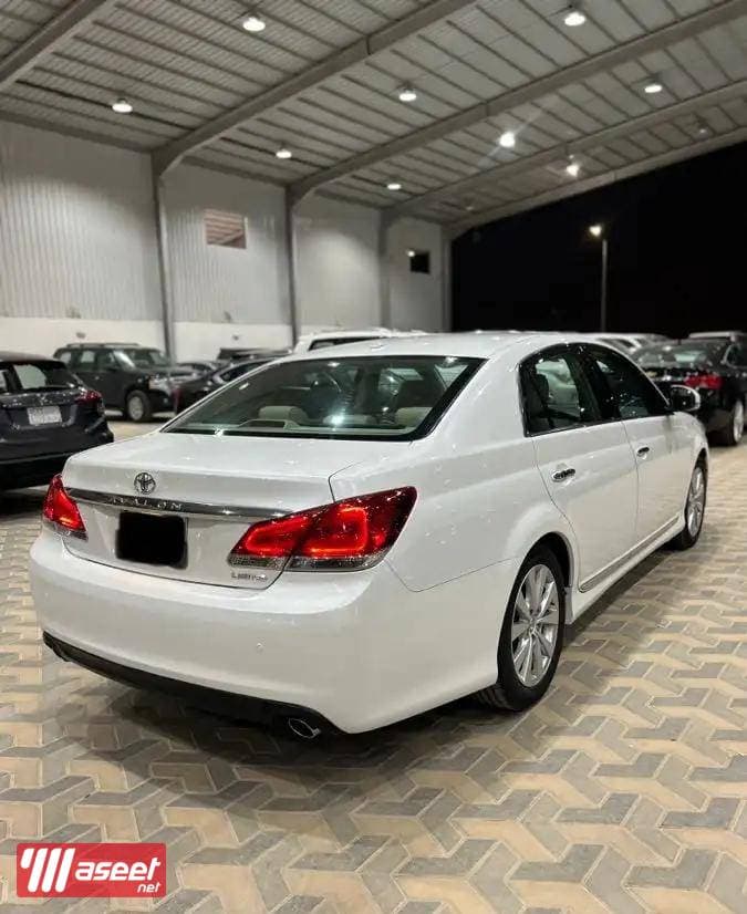 TOYOTA AVALON MODEL 2012 7