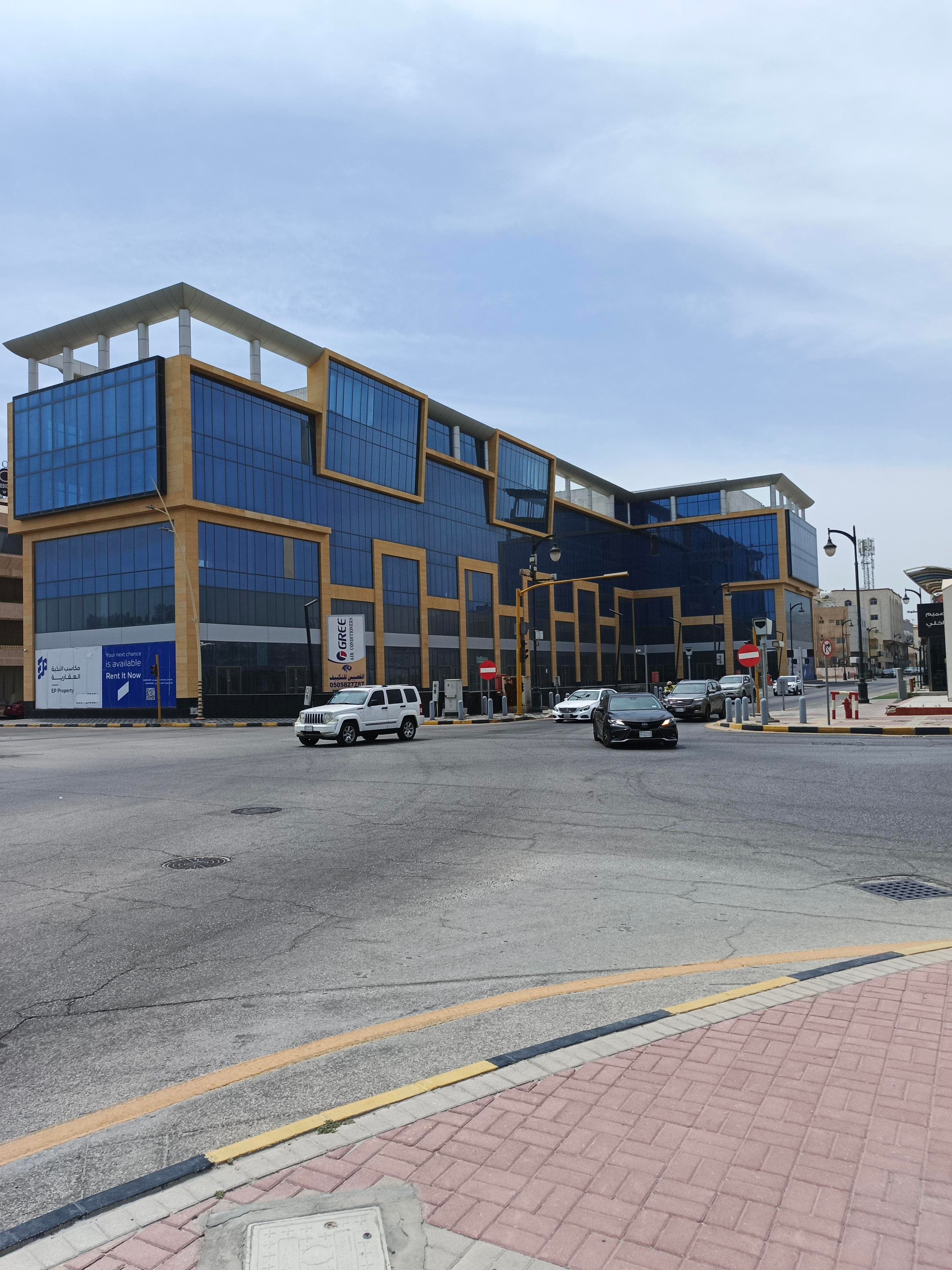 A new and complete shopping mall 0