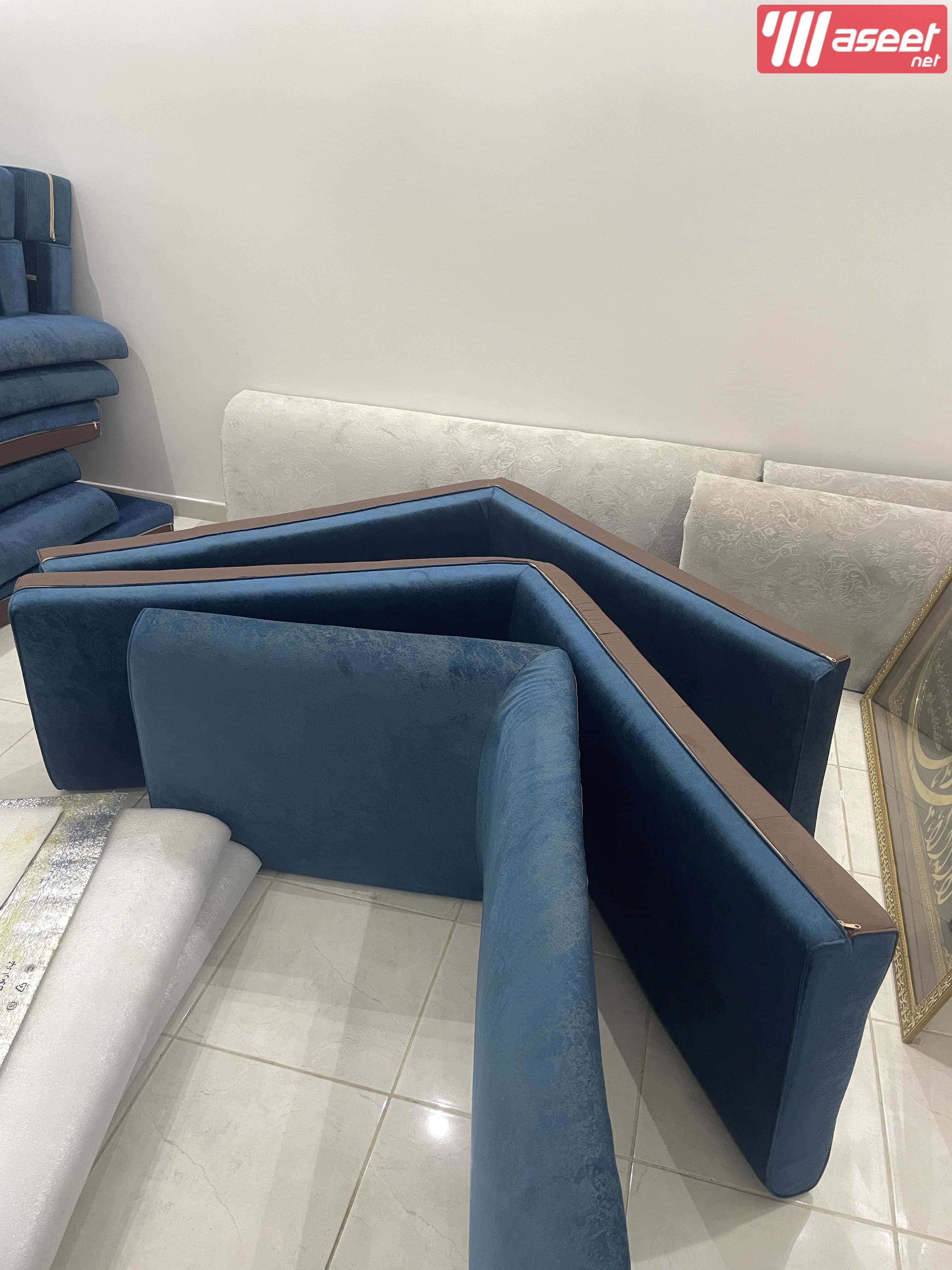 Men's council sofa   4