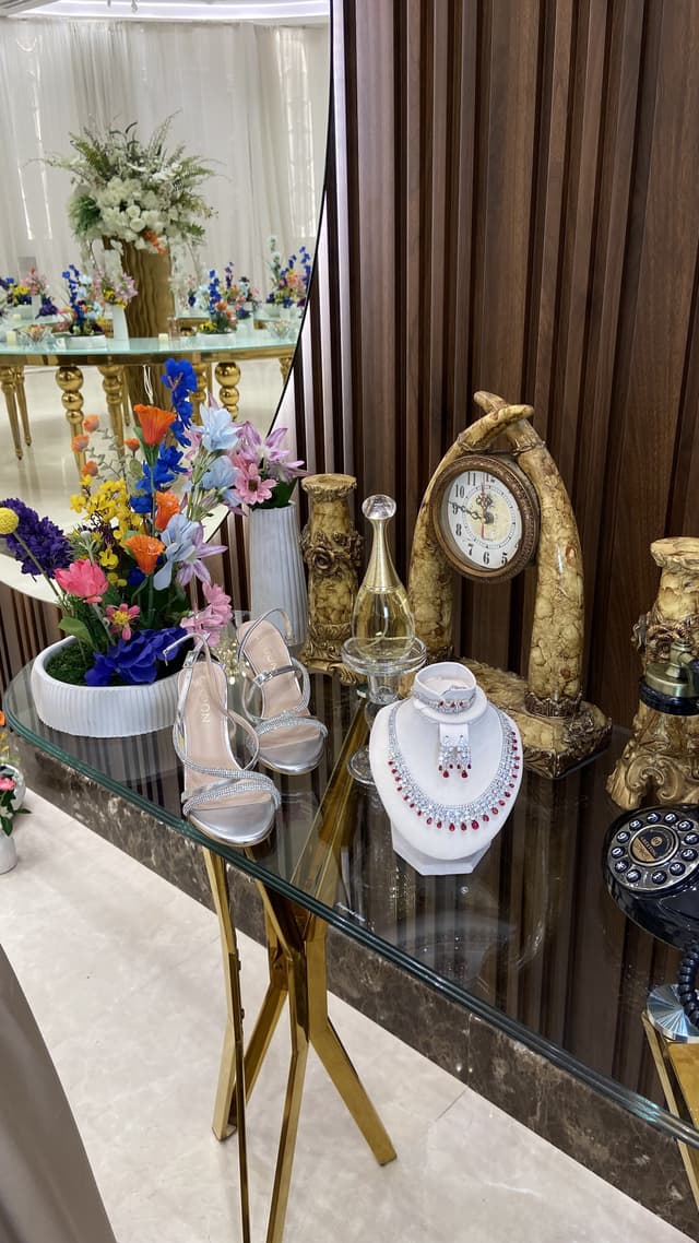 Dress accessories and heels