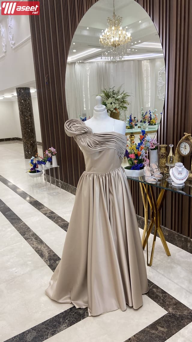 Dress accessories and heels