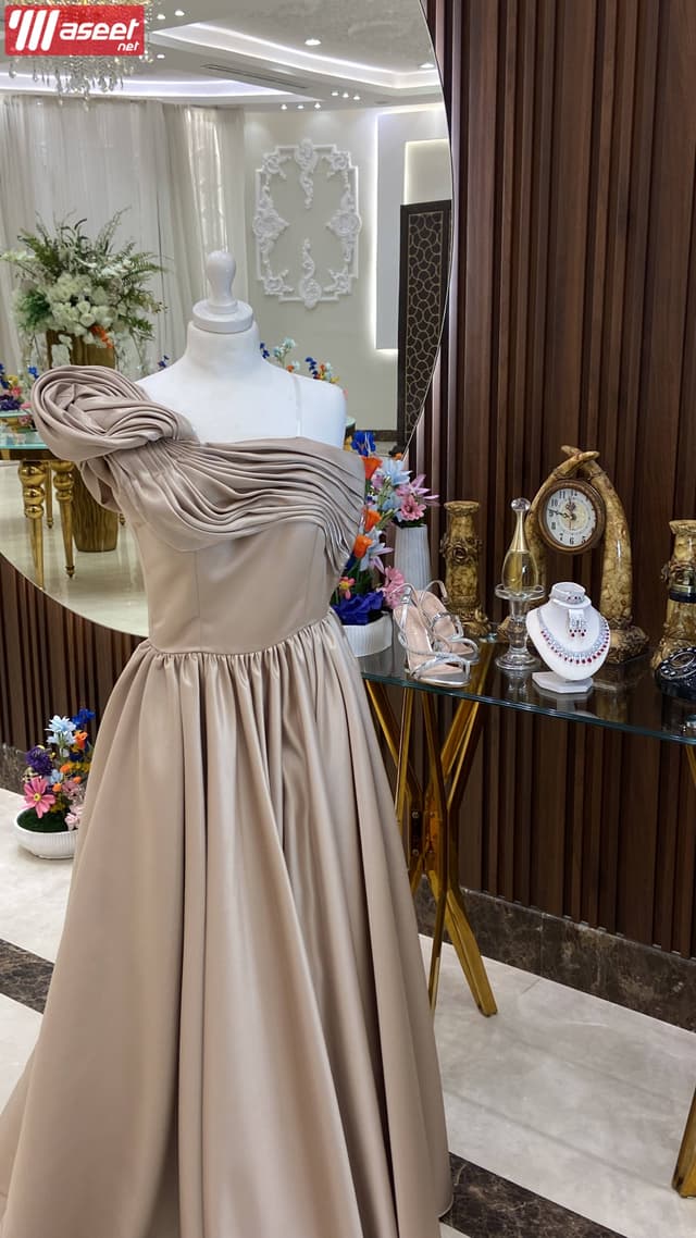 Dress accessories and heels