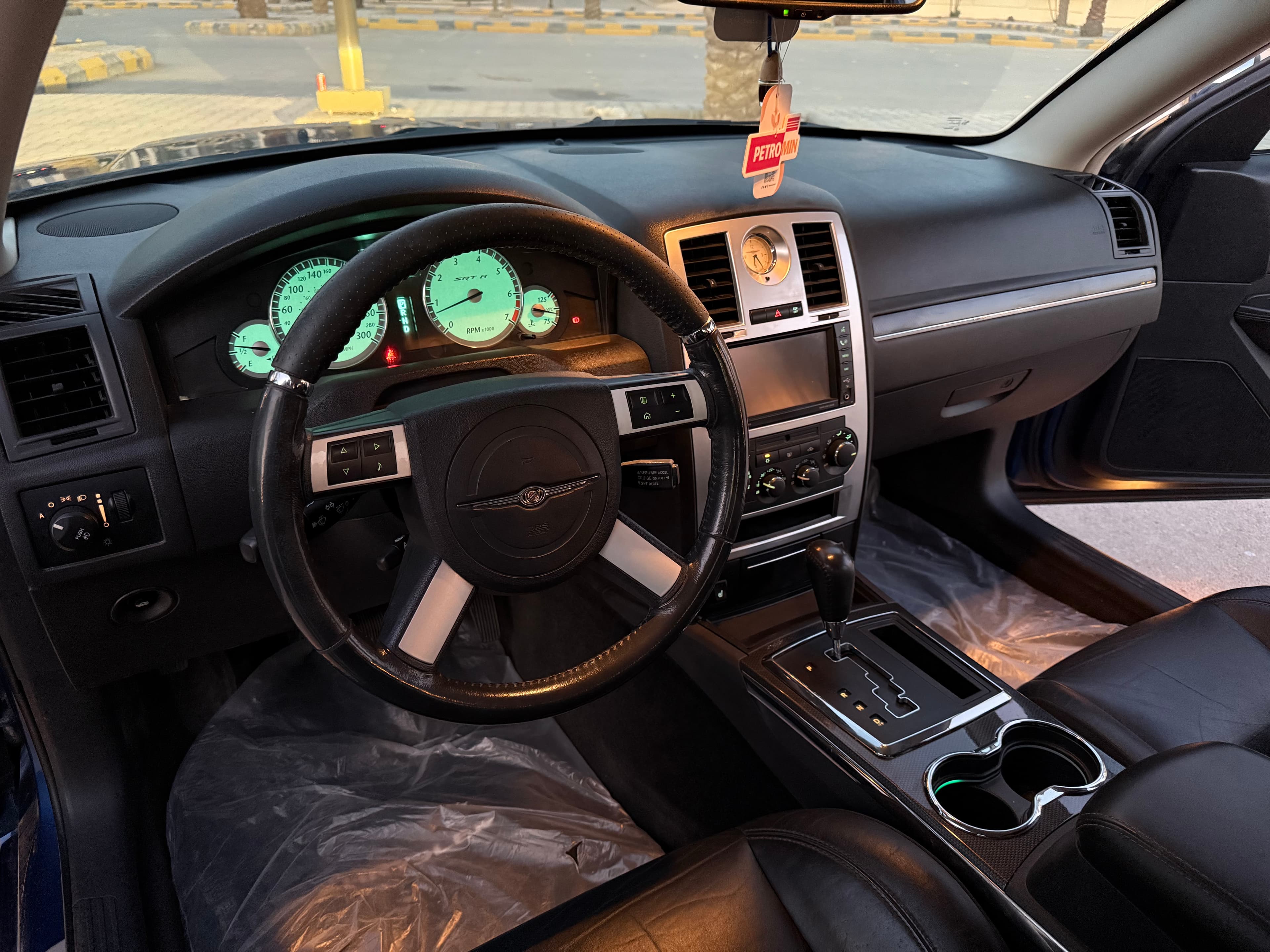 Chrysler c300 2010 for sale 7