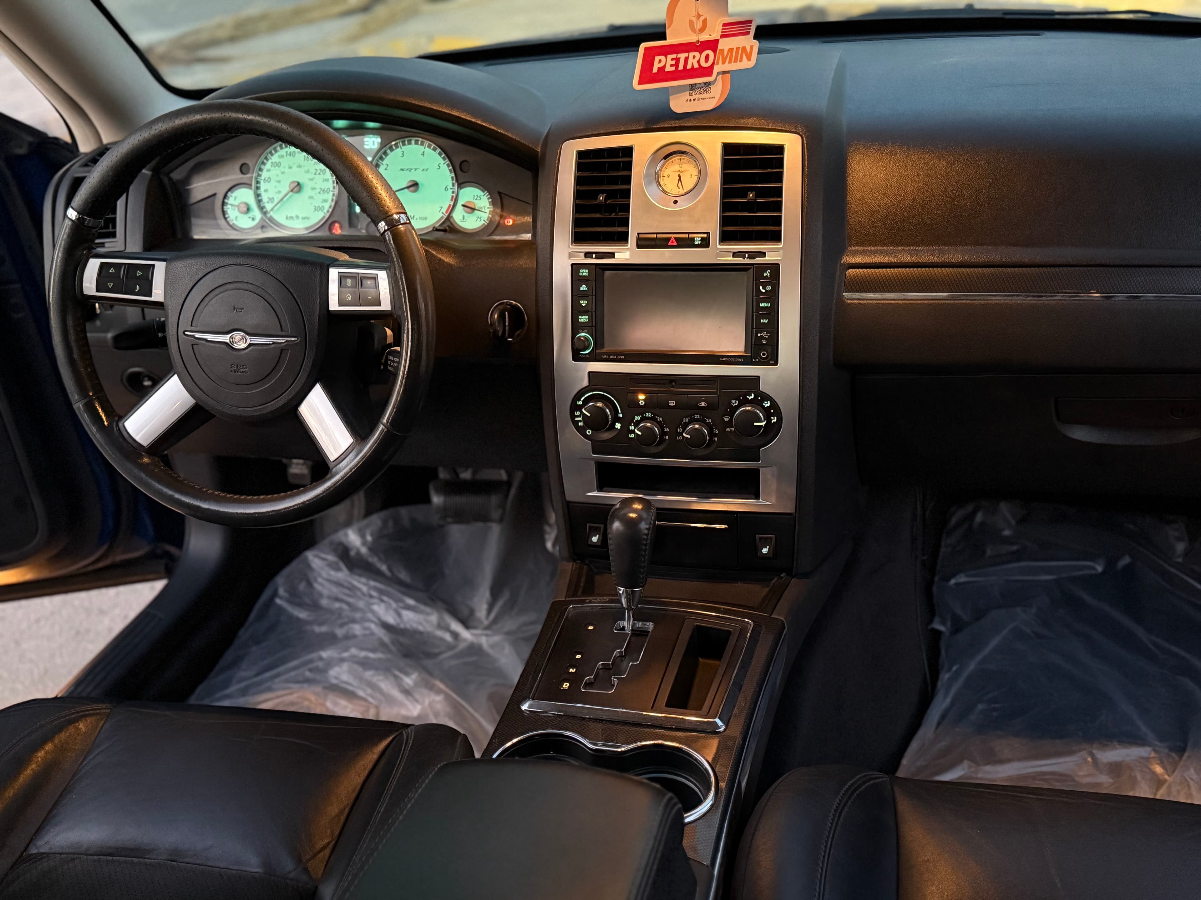 Chrysler c300 2010 for sale 10