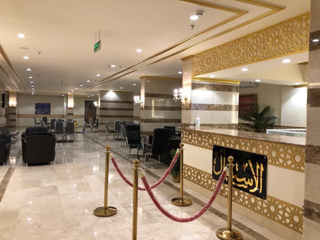 فندق العزيزية الجنوبية  خلف بنك الراجحي 