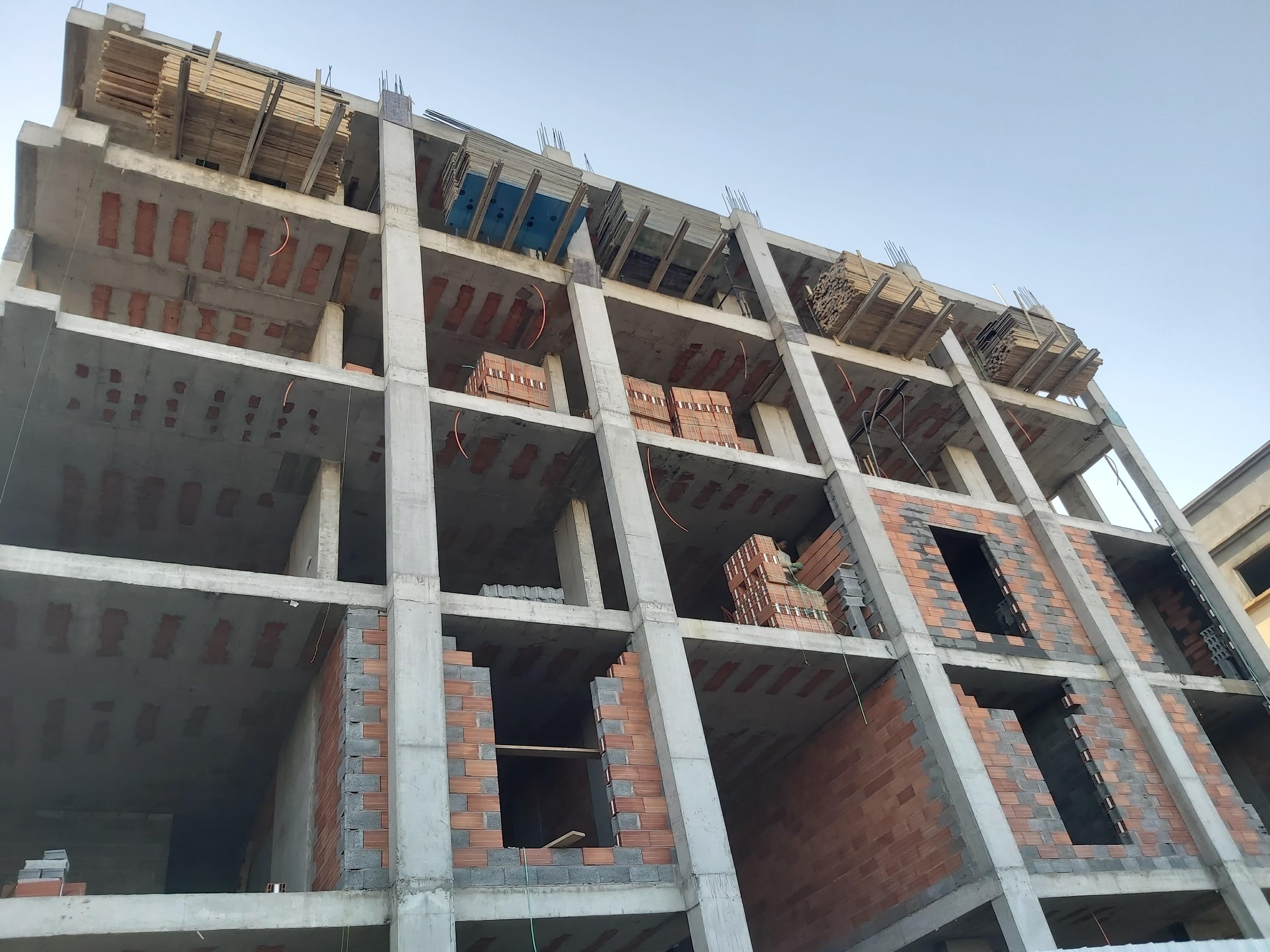 مقاول بناء و ترميم 0
