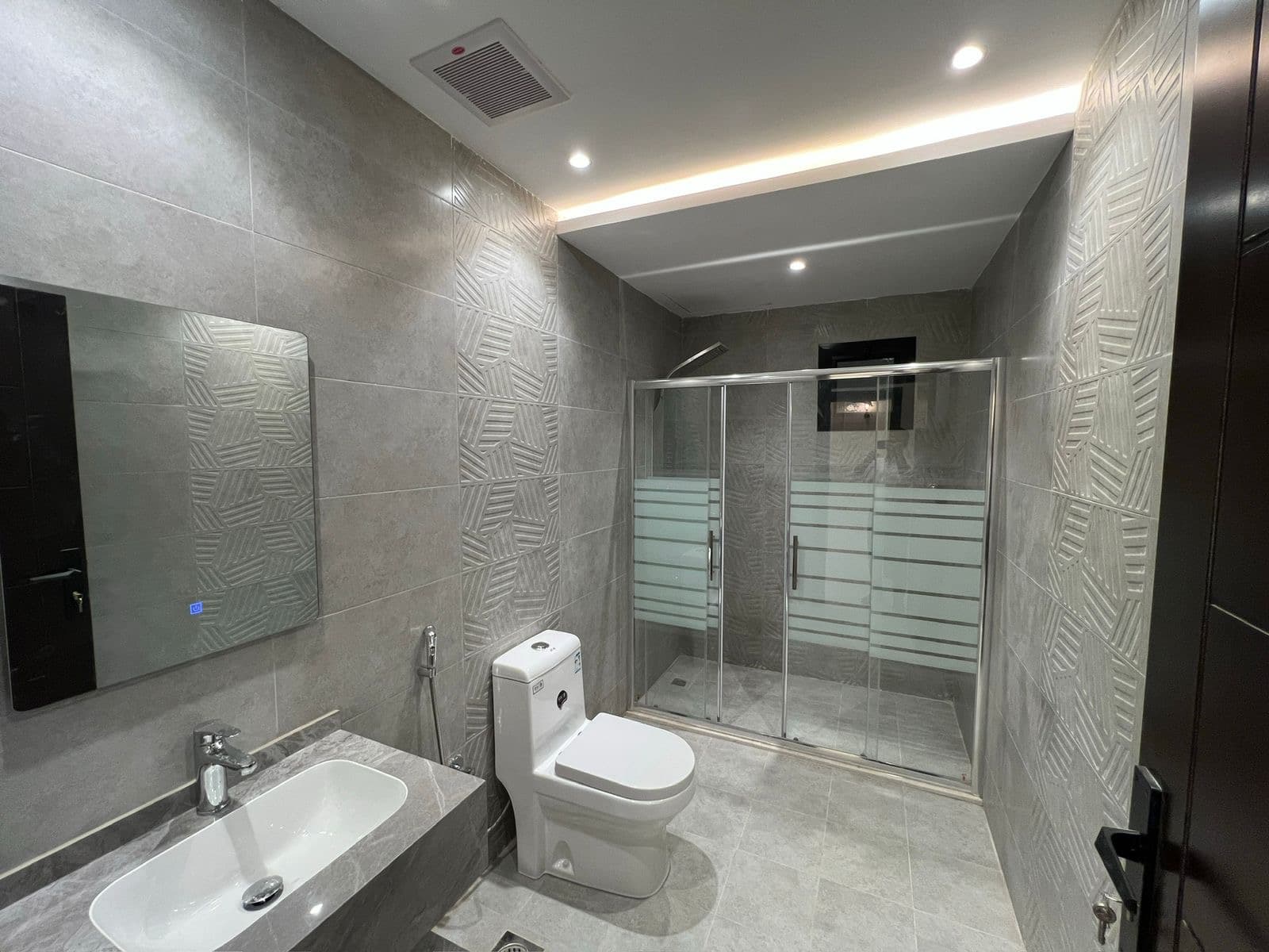 A unique and luxurious apartment in the most prestigious neighborhoods of Mecca Al-Shawqiyah  3