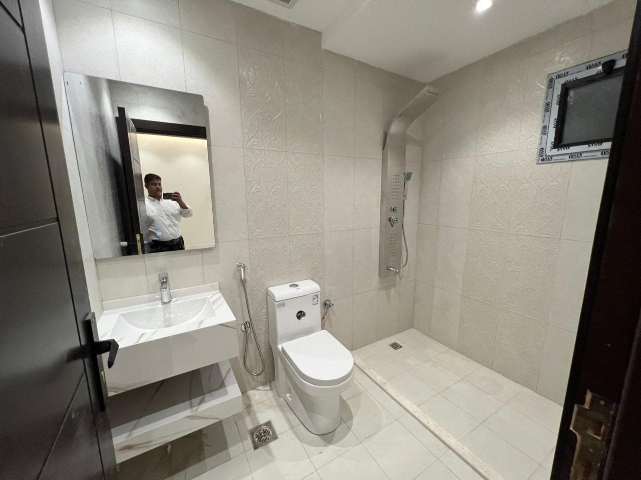 A unique and luxurious apartment in the most prestigious neighborhoods of Mecca  9