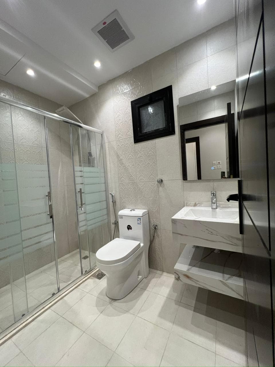 A unique and luxurious apartment in the most prestigious neighborhoods of Mecca  10