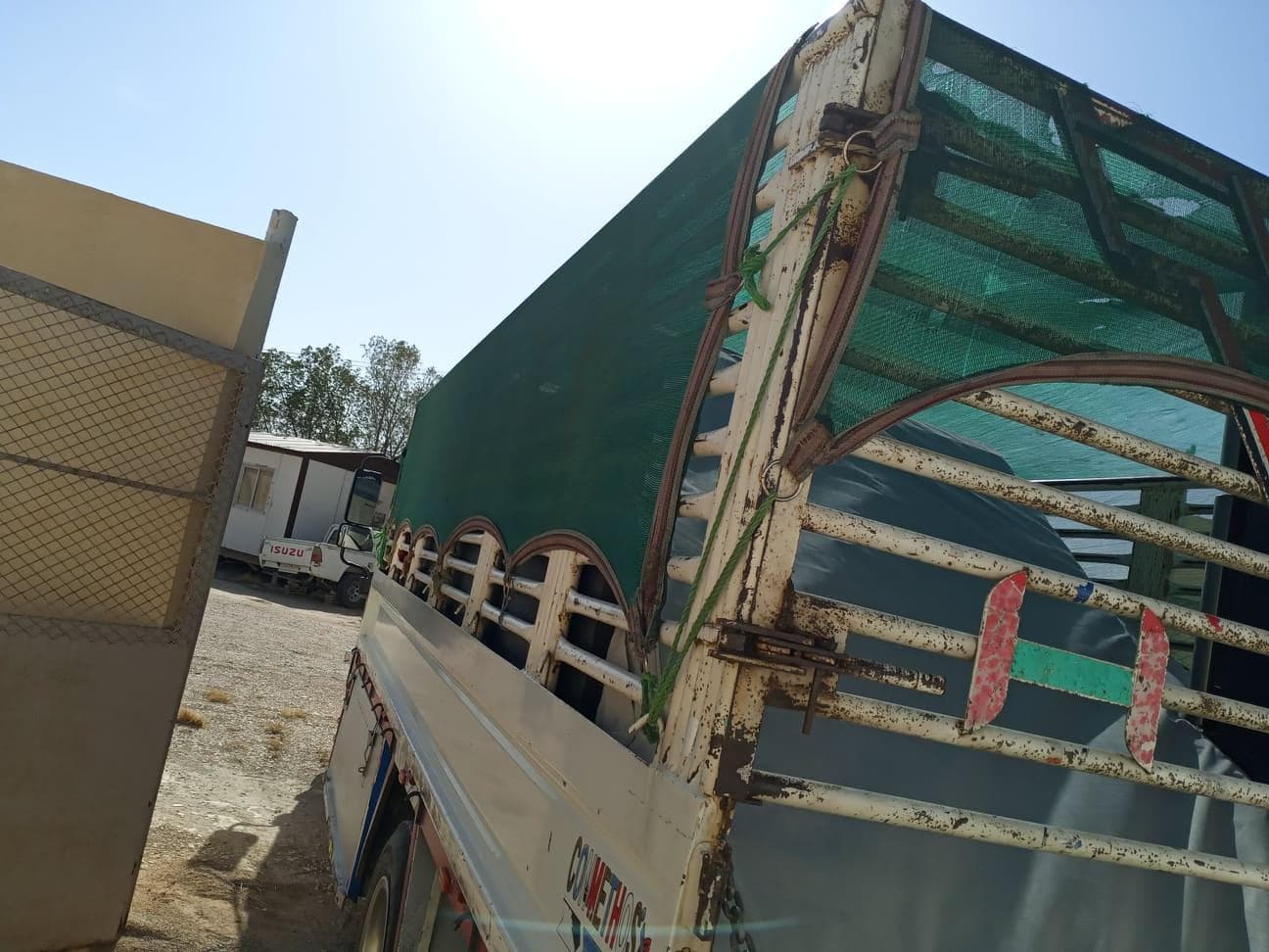 Moving furniture, furniture and goods inside and outside Riyadh, dismantling and installing 2