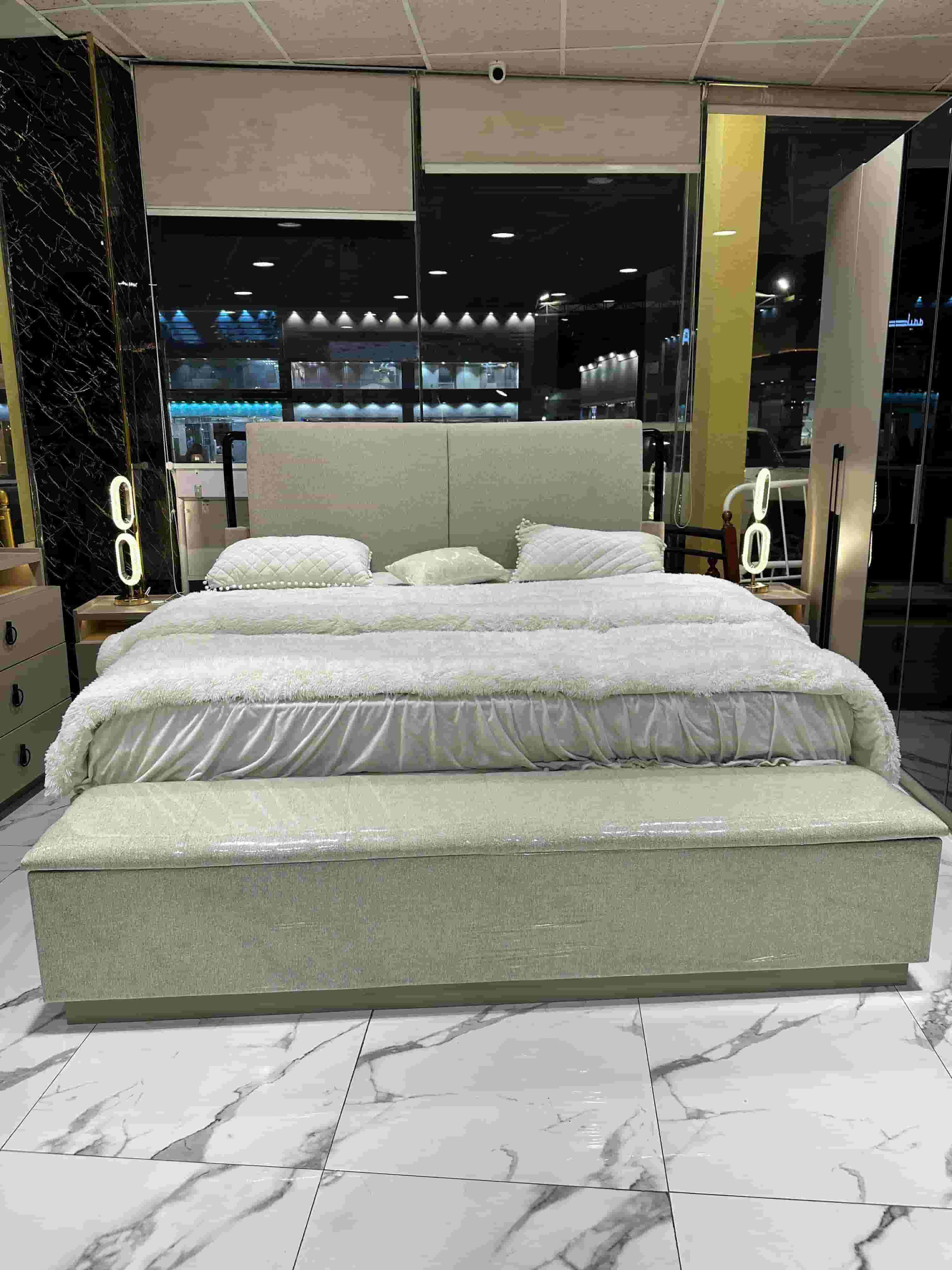 غرفة نوم مودرن بدولاب كبير غرفة نوم مودرن بدولاب كبير