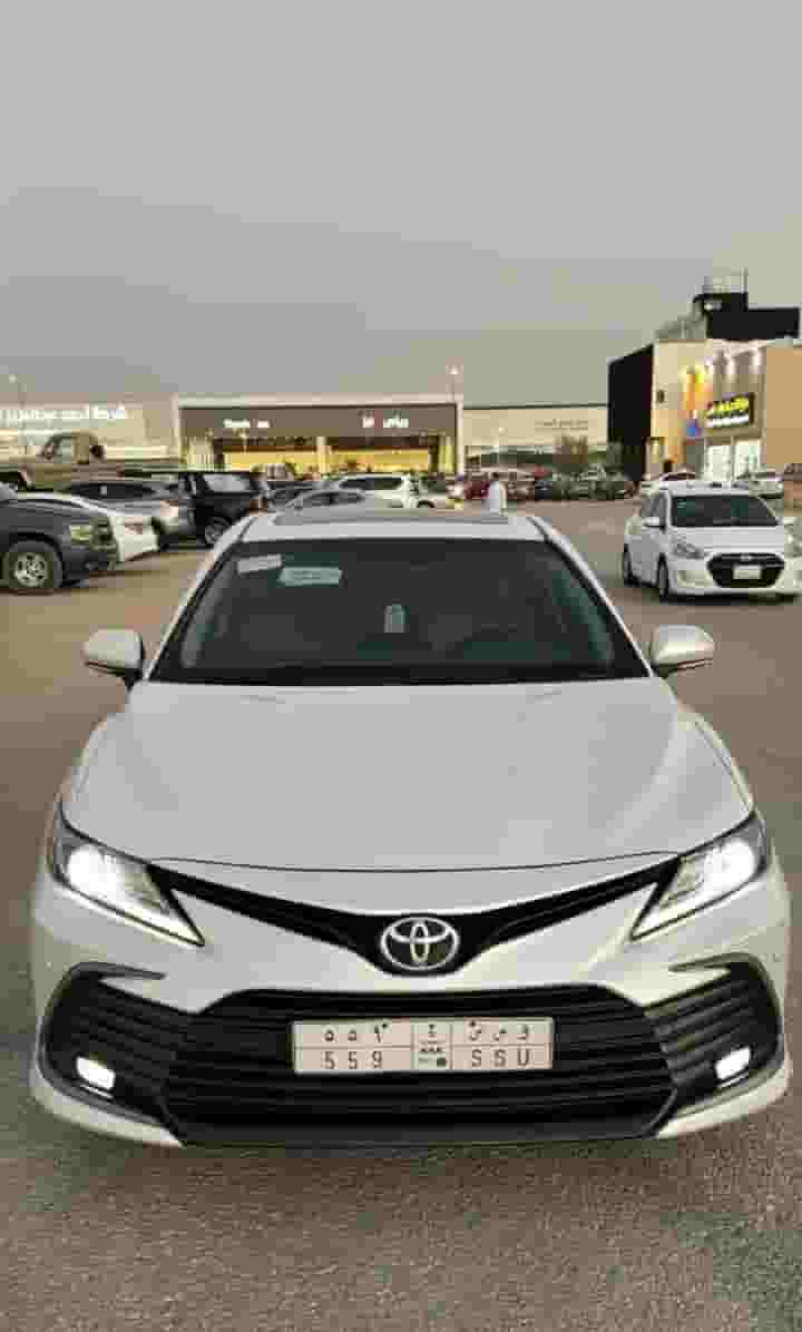 للبيع سياره تويوتا كامري GLE 2022 للبيع سياره تويوتا كامري GLE 2022