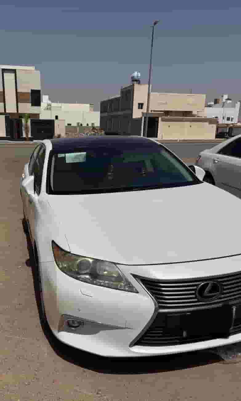 للبيع لكزس ES350 موديل 2015 للبيع لكزس ES350 موديل 2015
